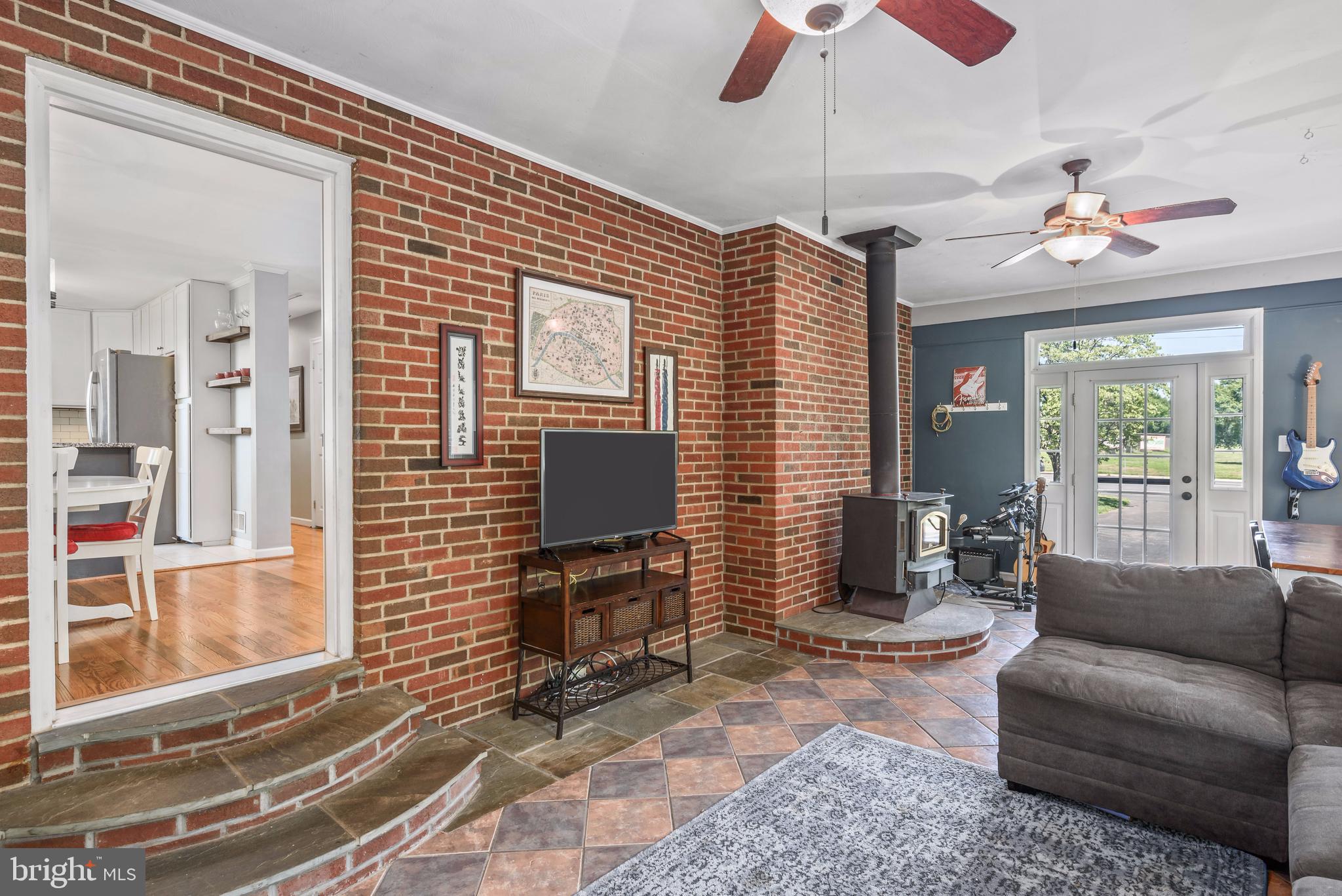 19253 Evergreen Mills Road Leesburg, VA 20175 - Photo 12 of 35 Family Room