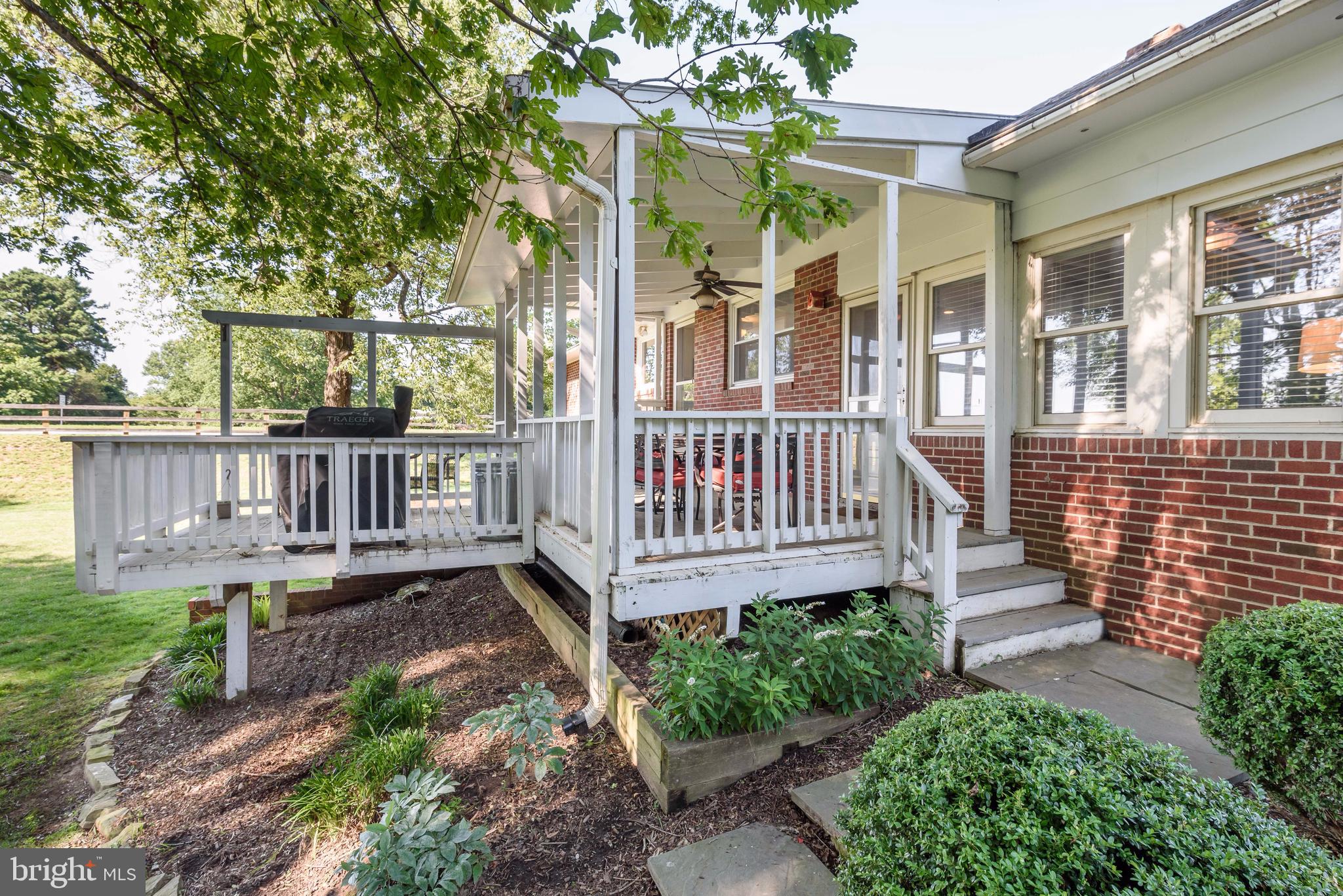 19253 Evergreen Mills Road Leesburg, VA 20175 - Photo 33 of 35 Porch and Deck
