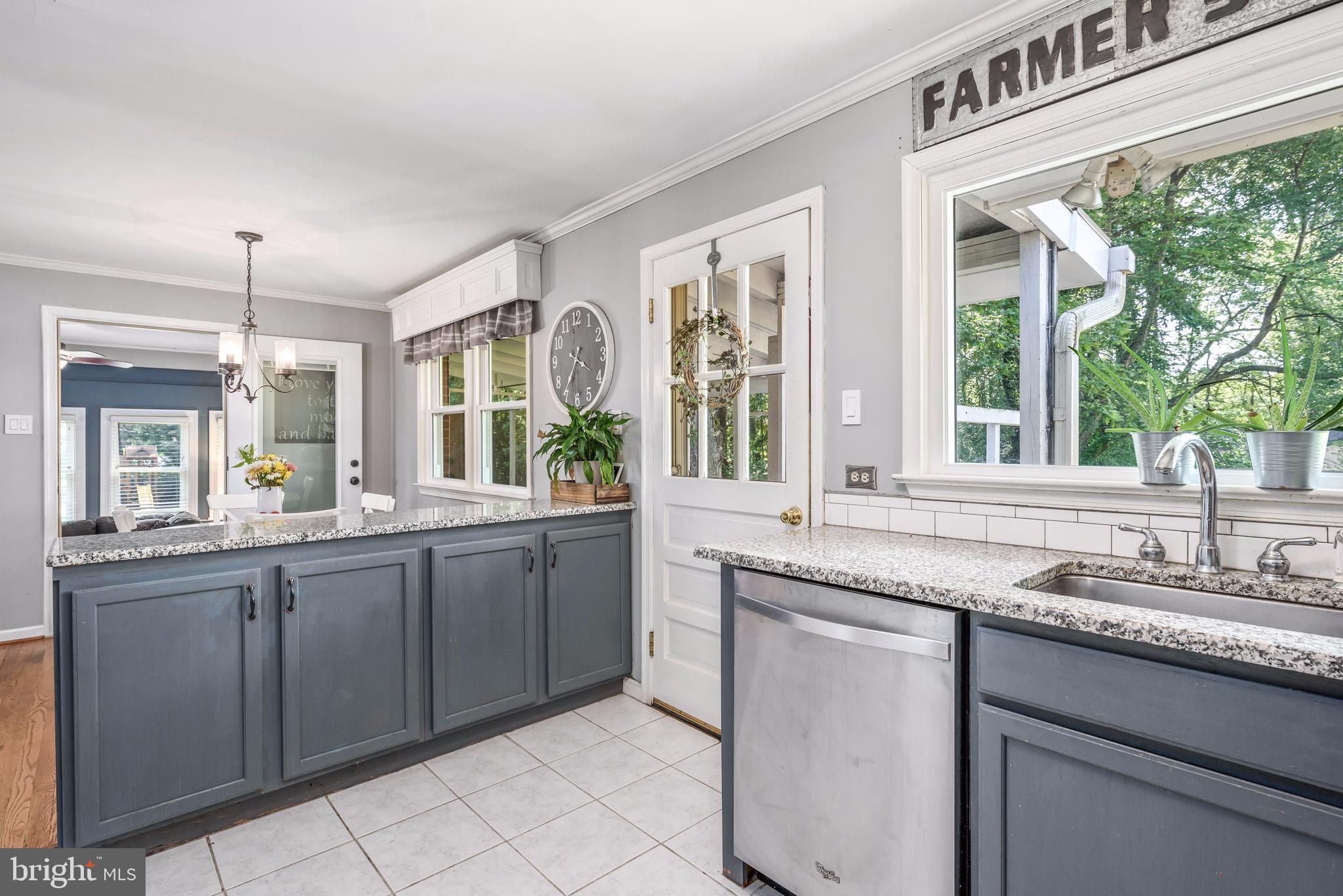 19253 Evergreen Mills Road Leesburg, VA 20175 - Photo 10 of 35 Kitchen