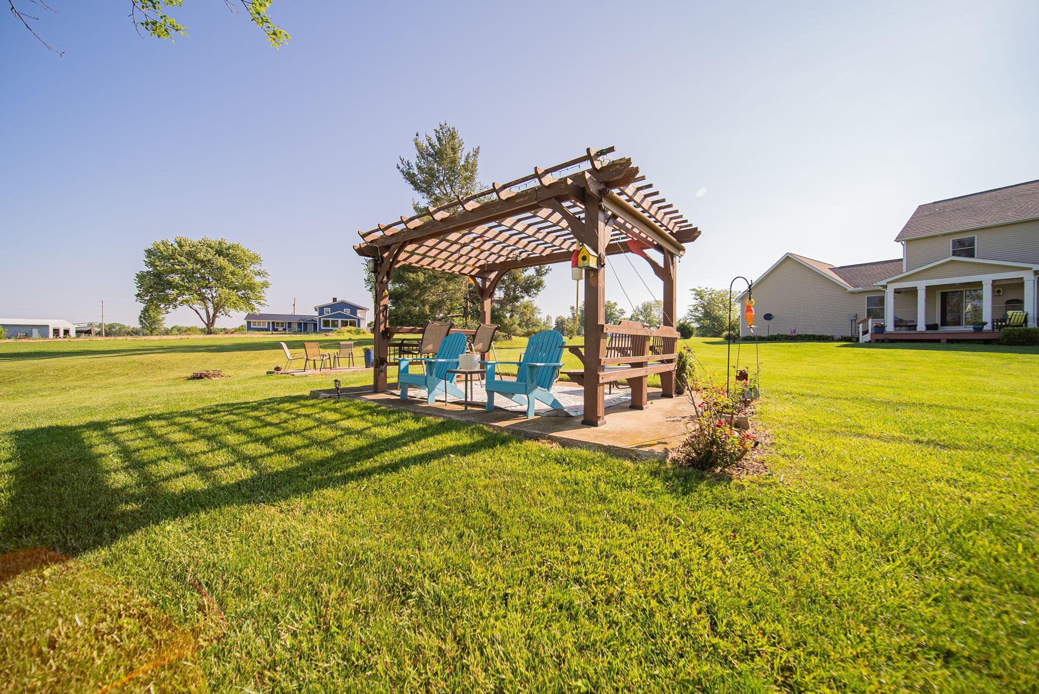 25885 Shoemaker Road Circleville, OH 43113 - Photo 12 of 48 Shaded sitting area