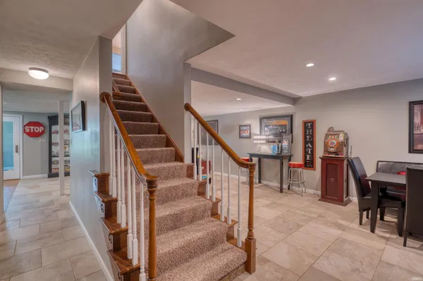 $599,900 | 4354 Ford Road, Mount Vernon, IN 47620