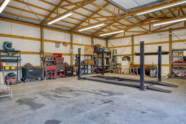 $599,900 | 4354 Ford Road, Mount Vernon, IN 47620