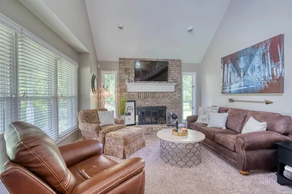 $599,900 | 4354 Ford Road, Mount Vernon, IN 47620