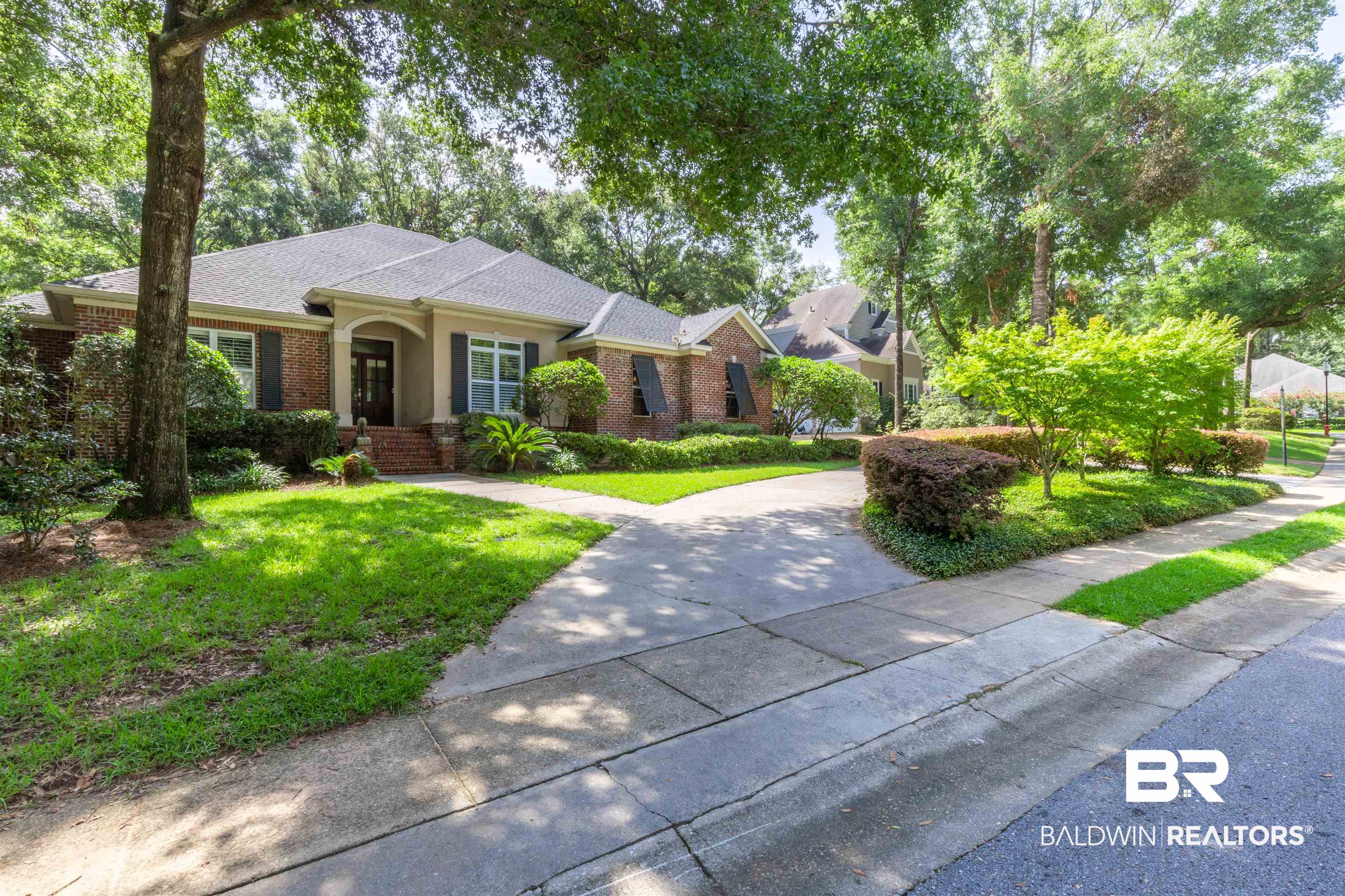 153 Old Mill Road Fairhope, AL 36532 - Photo 4 of 40 Circular Driveway