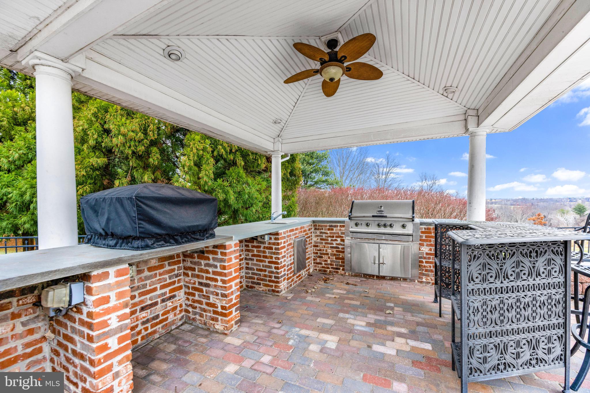 14821 Hunting Way Phoenix, MD 21131 - Photo 108 of 142 Outdoor Kitchen With Grill and Pizza Oven