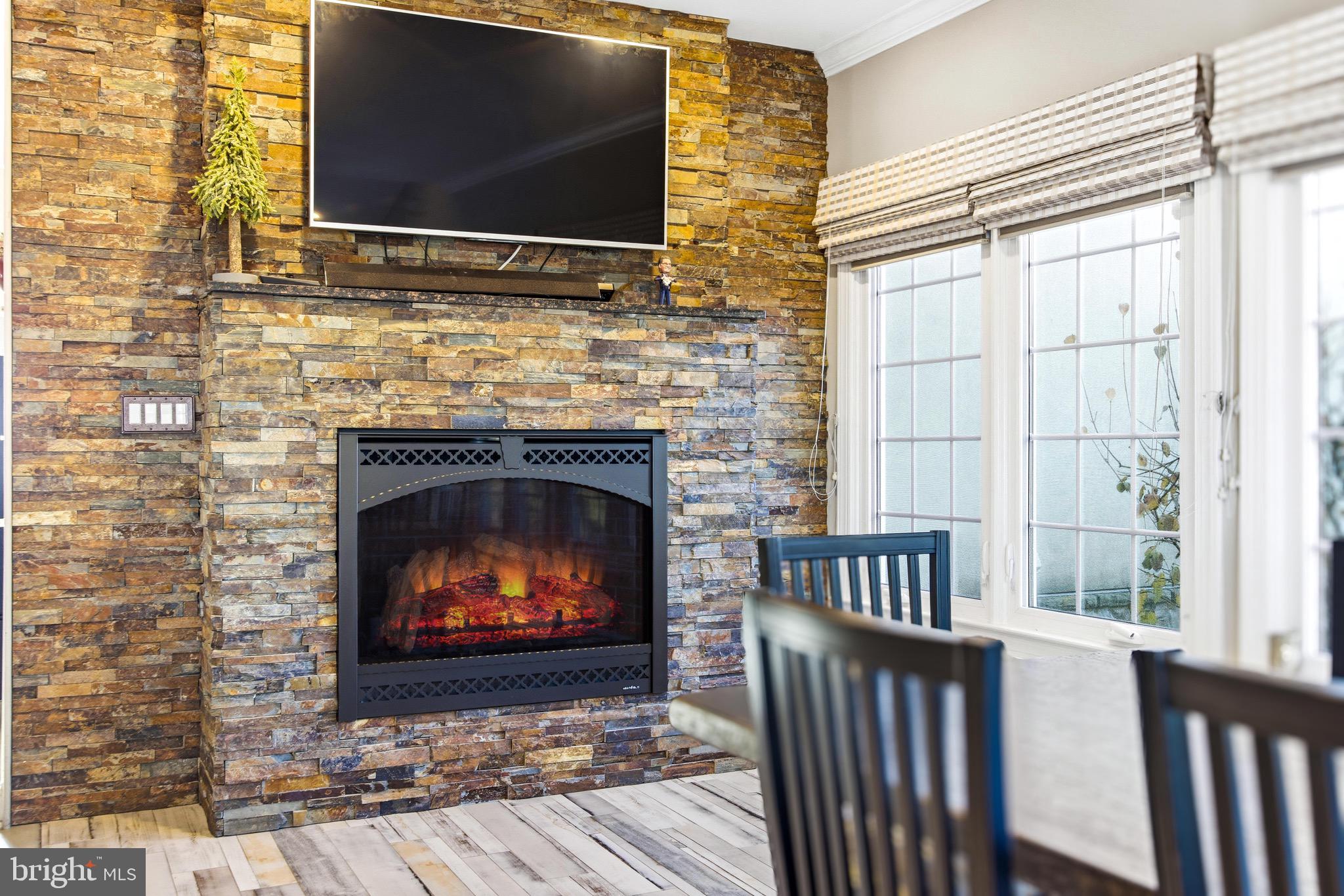 14821 Hunting Way Phoenix, MD 21131 - Photo 39 of 142 Kitchen Fireplace
