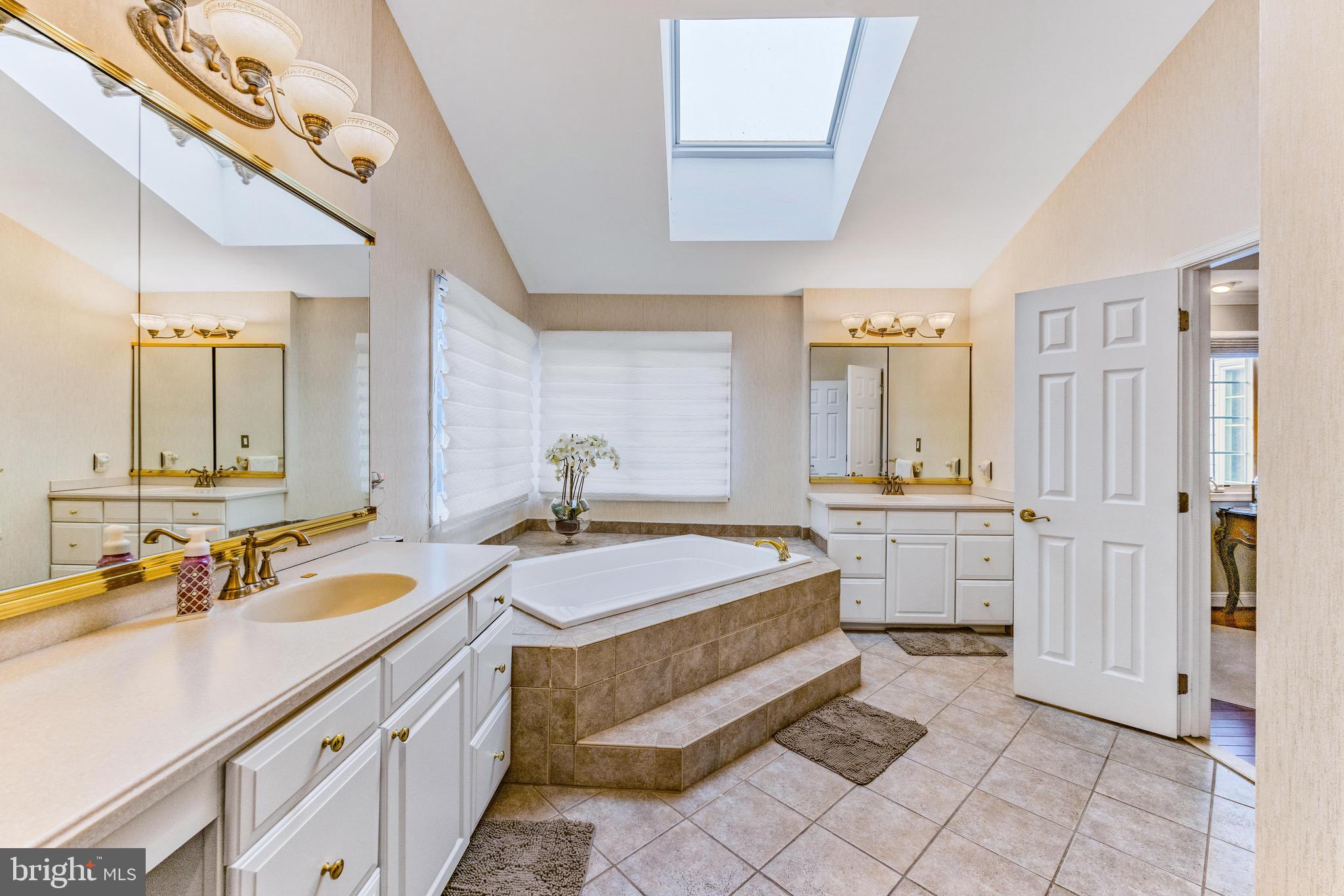 14821 Hunting Way Phoenix, MD 21131 - Photo 67 of 142 Master Bath