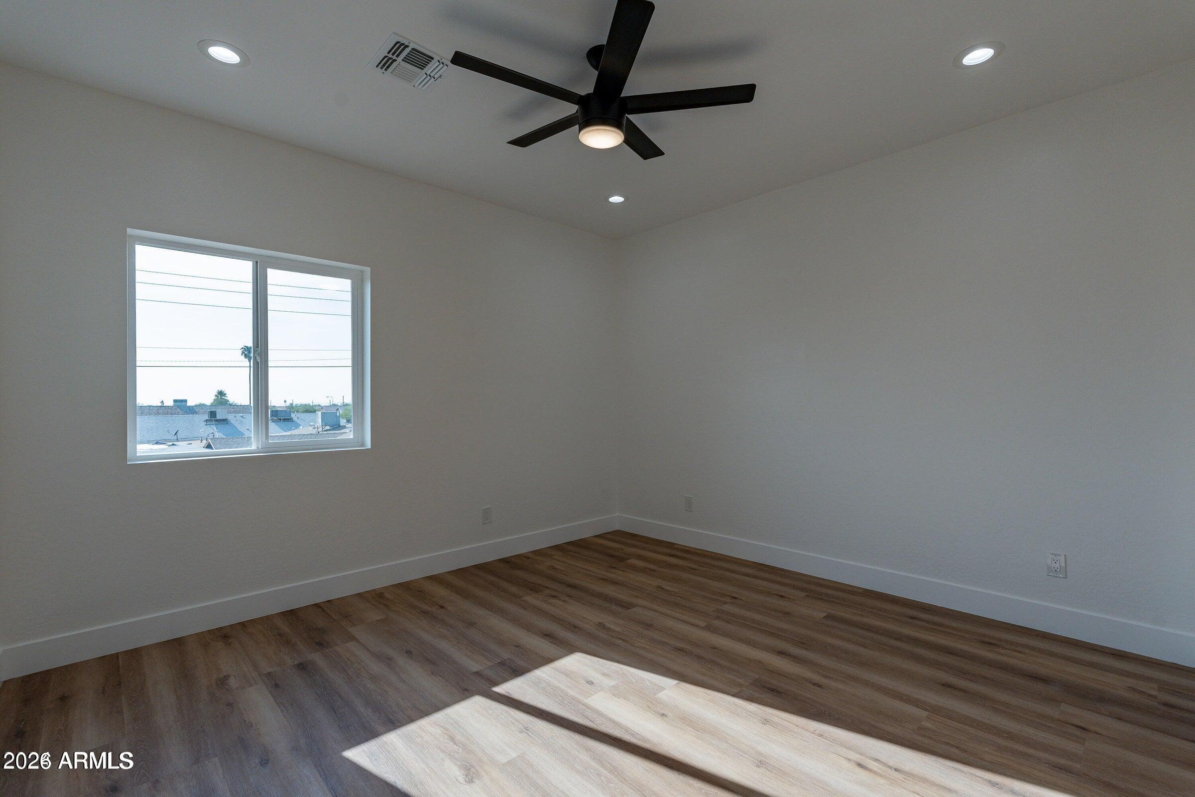 4815 South 28th Street, Unit 2 Phoenix, AZ 85040 - Photo 16 of 20 20240911221000257497000000-o