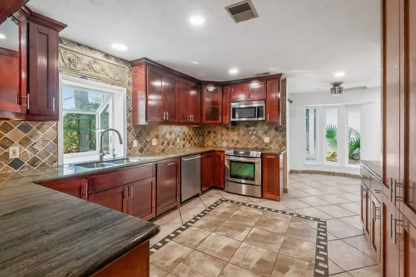 $2,750 | 127 Sagewood Drive, Spring, TX 77386