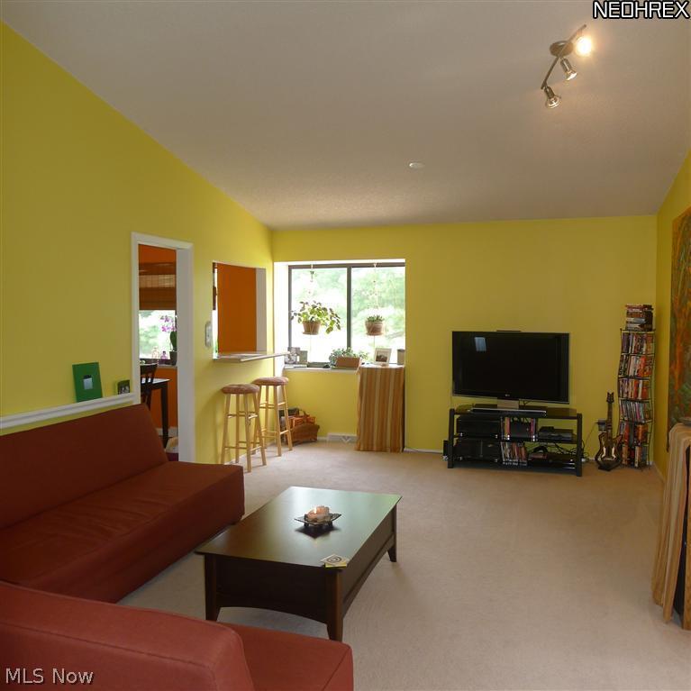 935 Hampton Ridge Drive Akron, OH 44313 - Photo 5 of 23 Gallery Image 5