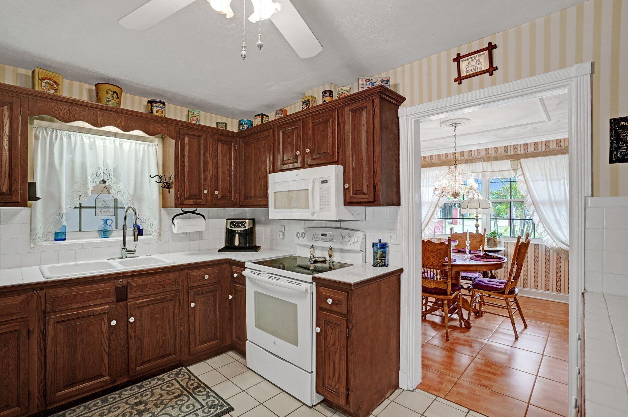 6947 High Ridge Road Lake Worth, FL 33462 - Photo 10 of 45 Kitchen!