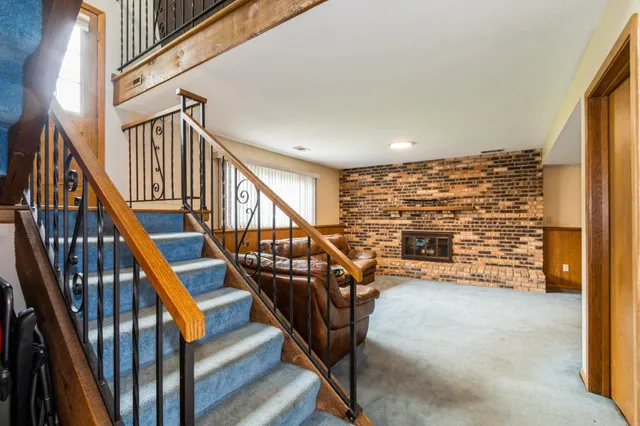 $350,000 | 3516 78th Avenue North, Brooklyn Park, MN 55443