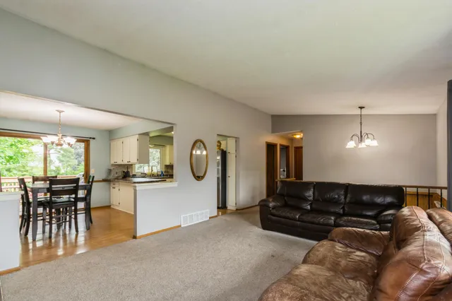 $350,000 | 3516 78th Avenue North, Brooklyn Park, MN 55443