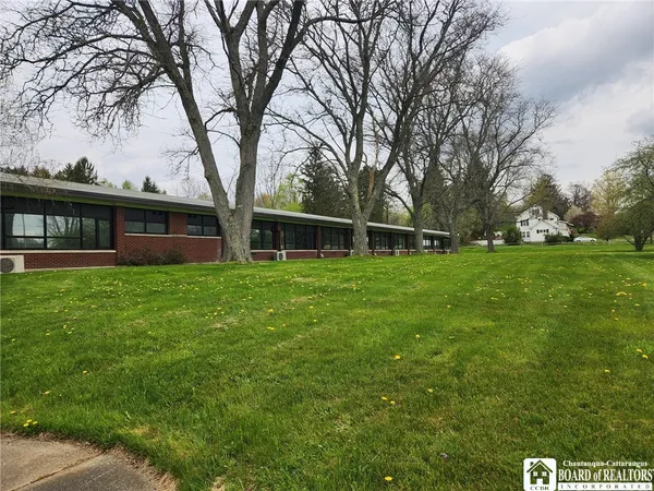 $1,750 | 2887 Fluvanna Townline Road, Jamestown, NY 14701