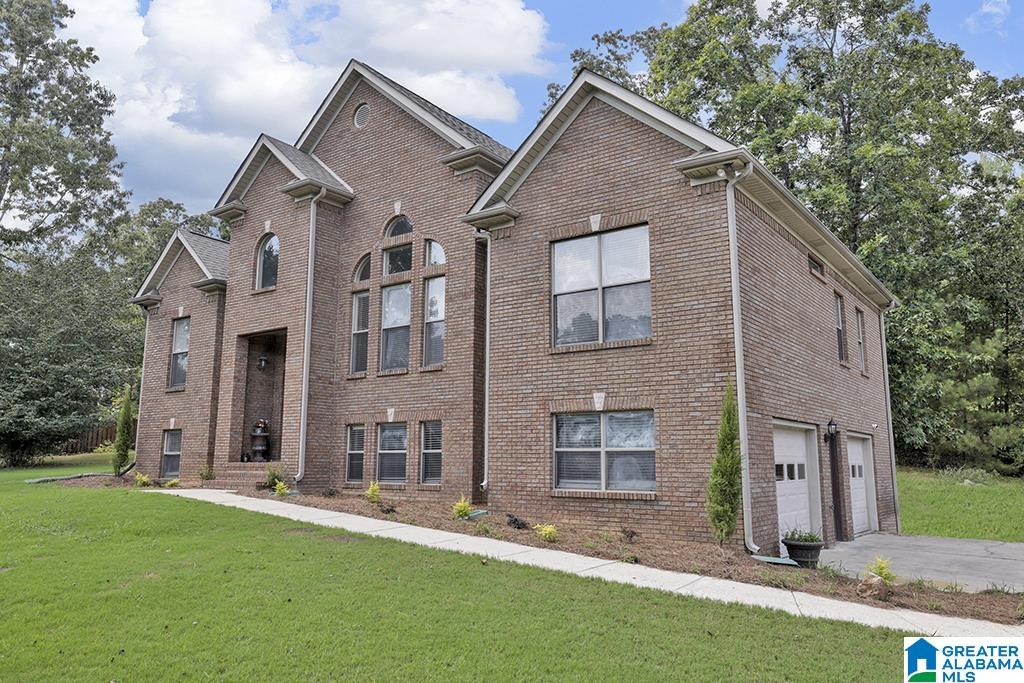 101 Shire Circle Alabaster, AL 35007 - Photo 2 of 44