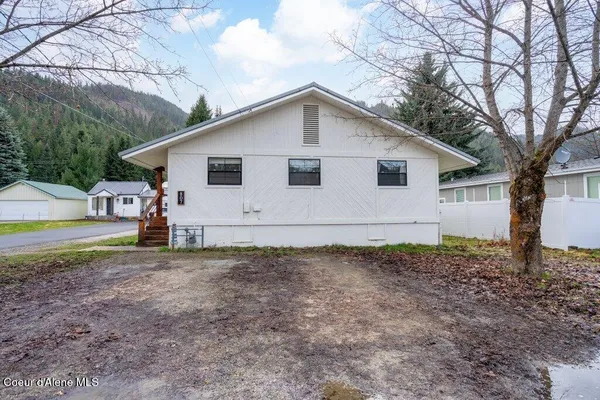 $375,000 | 807 East Garden Avenue, Osburn, ID 83849