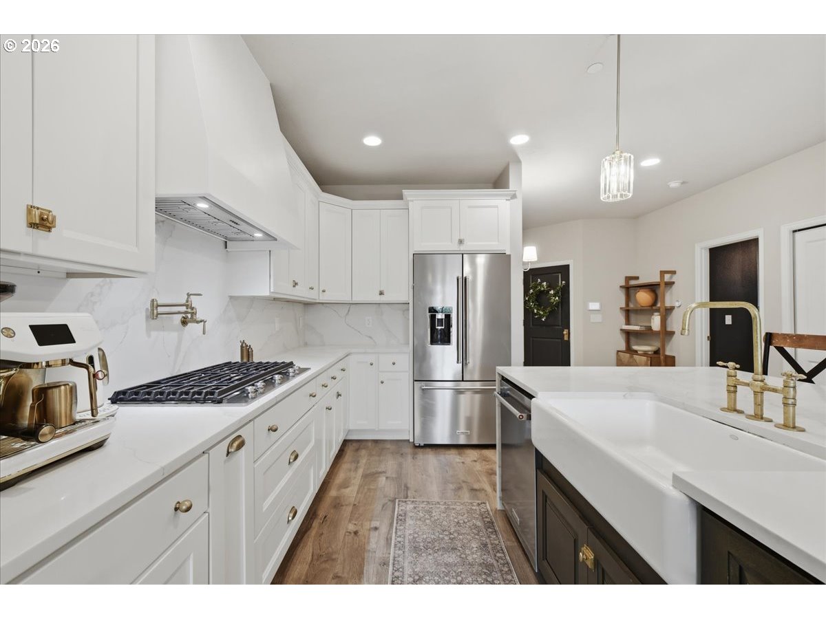 7320 North 93rd Loop Camas, WA 98607 - Photo 11 of 36 Kitchen