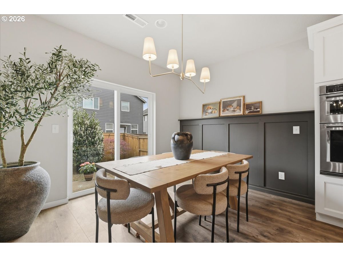 7320 North 93rd Loop Camas, WA 98607 - Photo 13 of 36 Kitchen/Nook