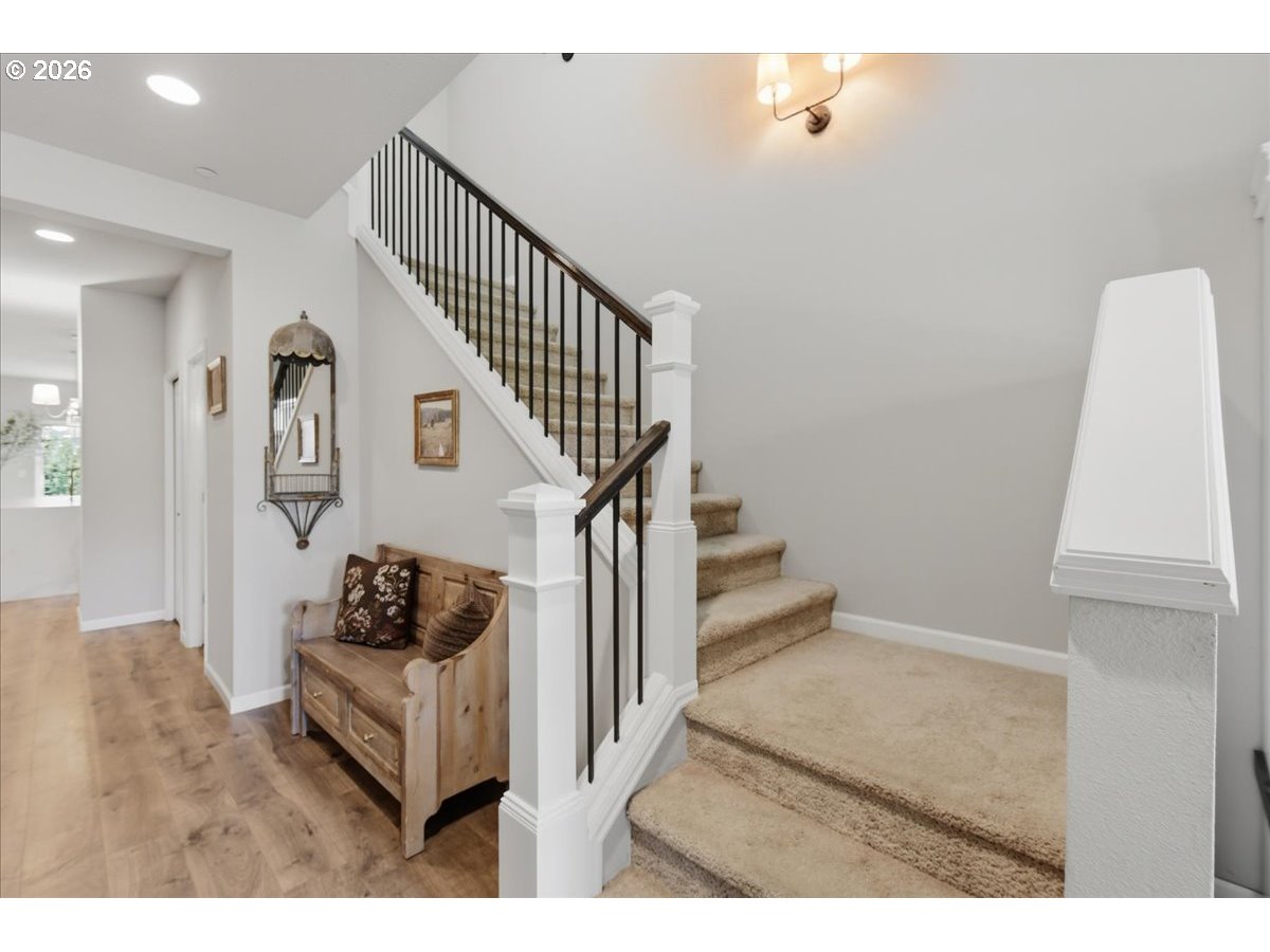 7320 North 93rd Loop Camas, WA 98607 - Photo 16 of 36 Hallway