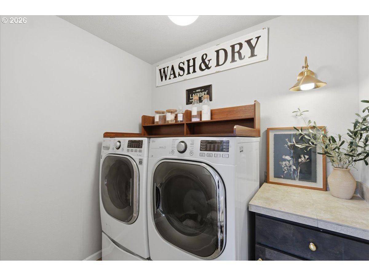 7320 North 93rd Loop Camas, WA 98607 - Photo 21 of 36 Laundry