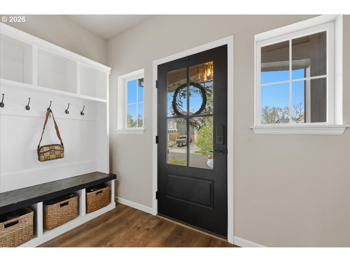 7320 North 93rd Loop Camas, WA 98607 - Photo 4 of 36 Entrance/Foyer