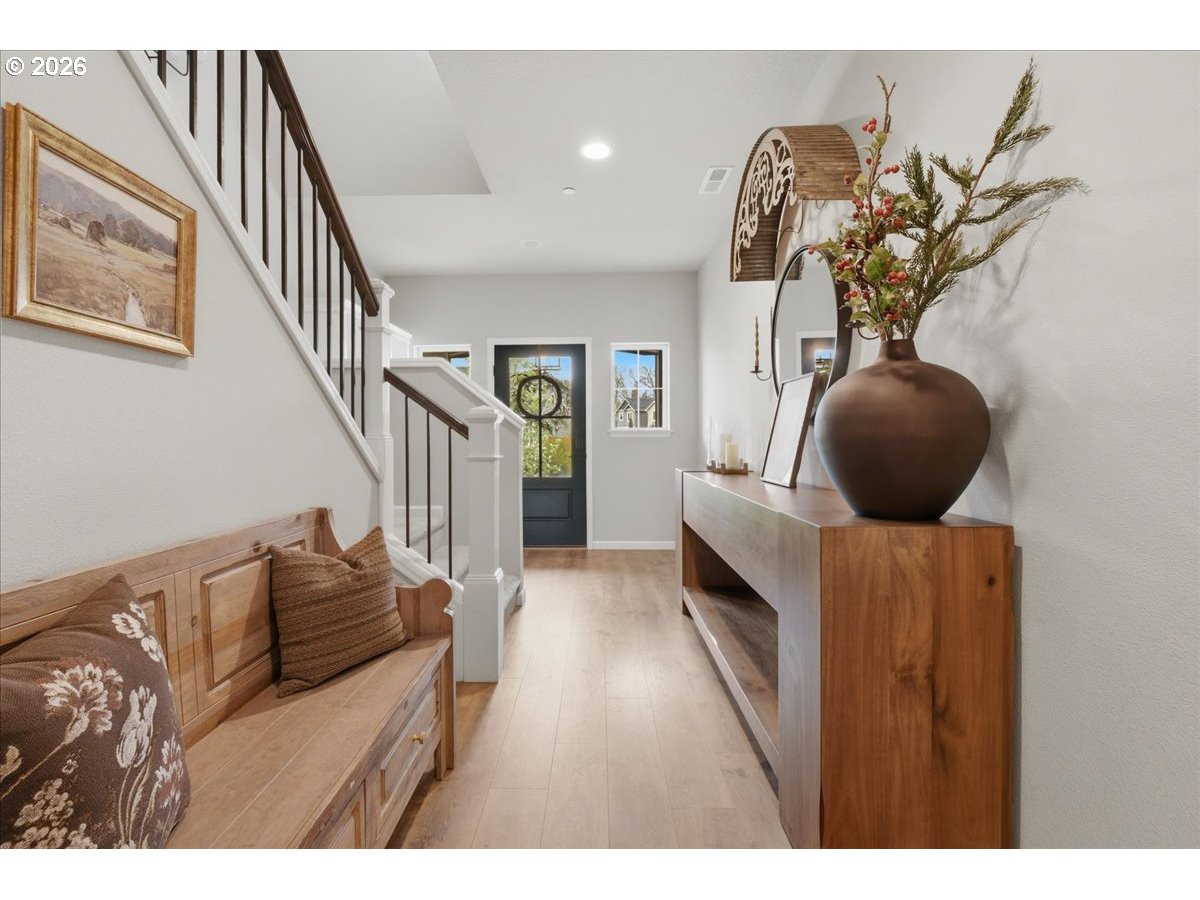 7320 North 93rd Loop Camas, WA 98607 - Photo 5 of 36 Hallway