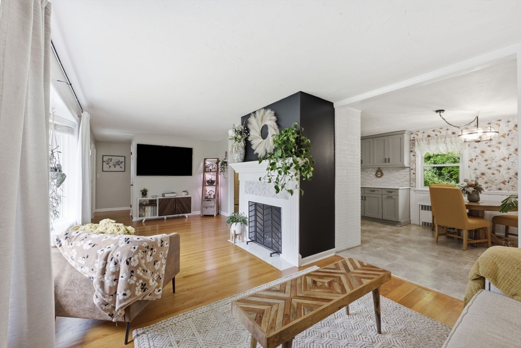 75 Adrian Avenue West Springfield, MA 01089 - Photo 8 of 41