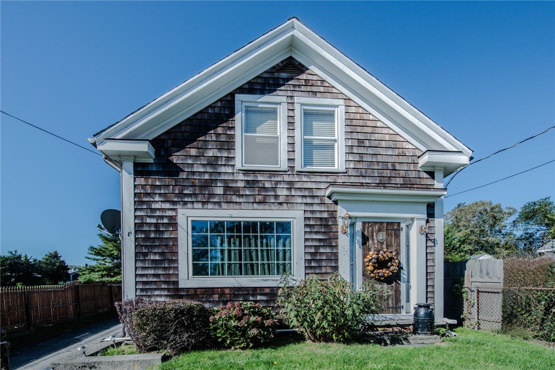 2944 East Main Road Portsmouth, RI 02871 - Photo 2 of 30 Front