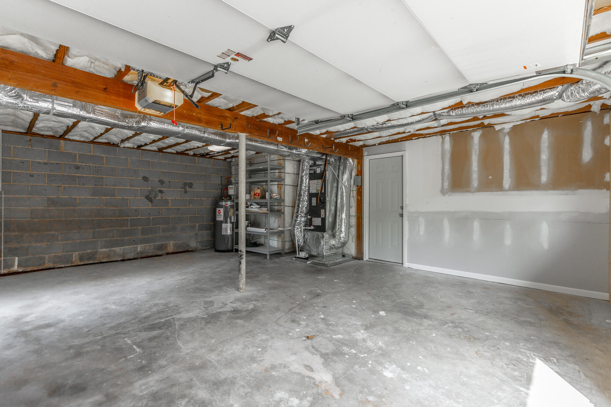 9050 Wooten Road Chattanooga, TN 37416 - Photo 47 of 48 Garage/storage