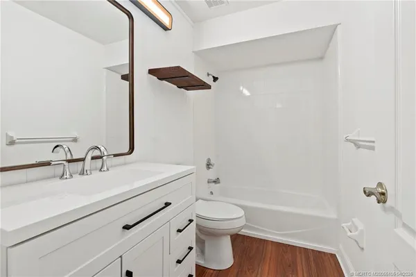 $1,950,000 | 6 Castle Hill Way, Stuart, FL 34996