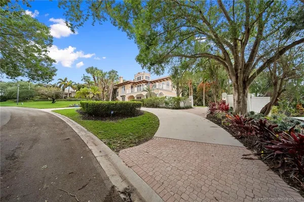 $1,950,000 | 6 Castle Hill Way, Stuart, FL 34996