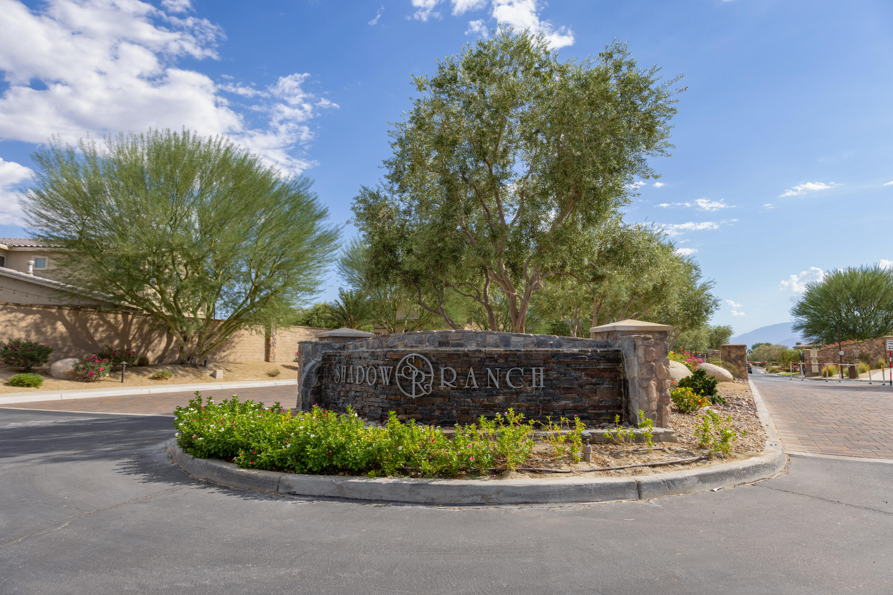 83299 Stagecoach Road Indio, CA 92203 - Photo 42 of 44 a sign that is sitting on the side of a road