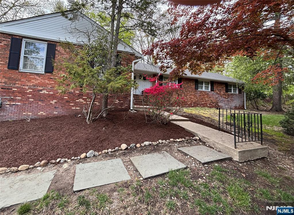1138 High Mountain Road Franklin Lakes, NJ 07417 - Photo 2 of 41
