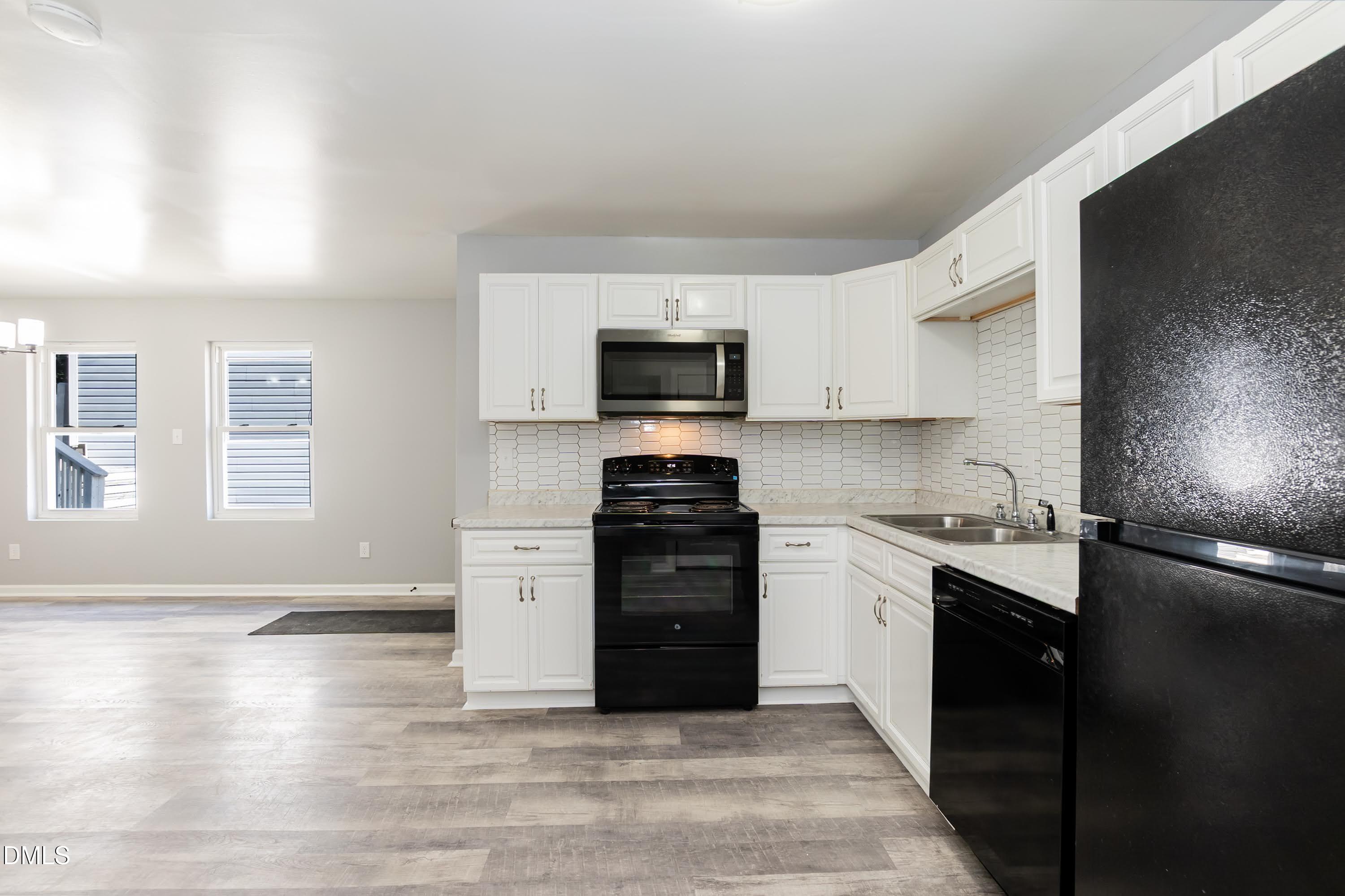 720 South State Street Raleigh, NC 27601 - Photo 5 of 29 Kitchen 04