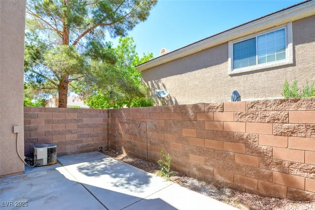 $2,000 | 10138 Rocky Tree Street, Las Vegas, NV 89183