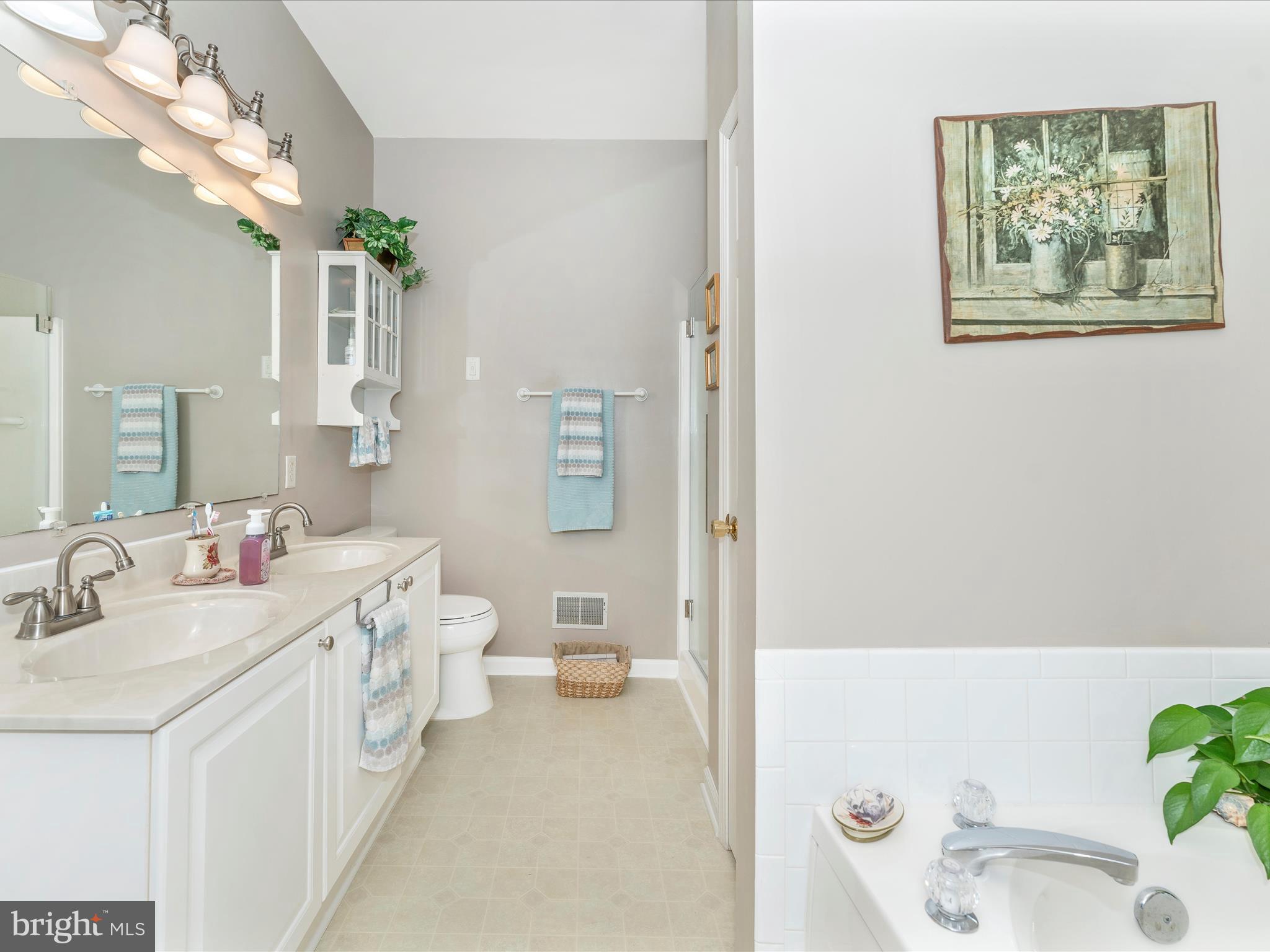 8 Rockingham Drive Keedysville, MD 21756 - Photo 31 of 84 Primary BBathroom