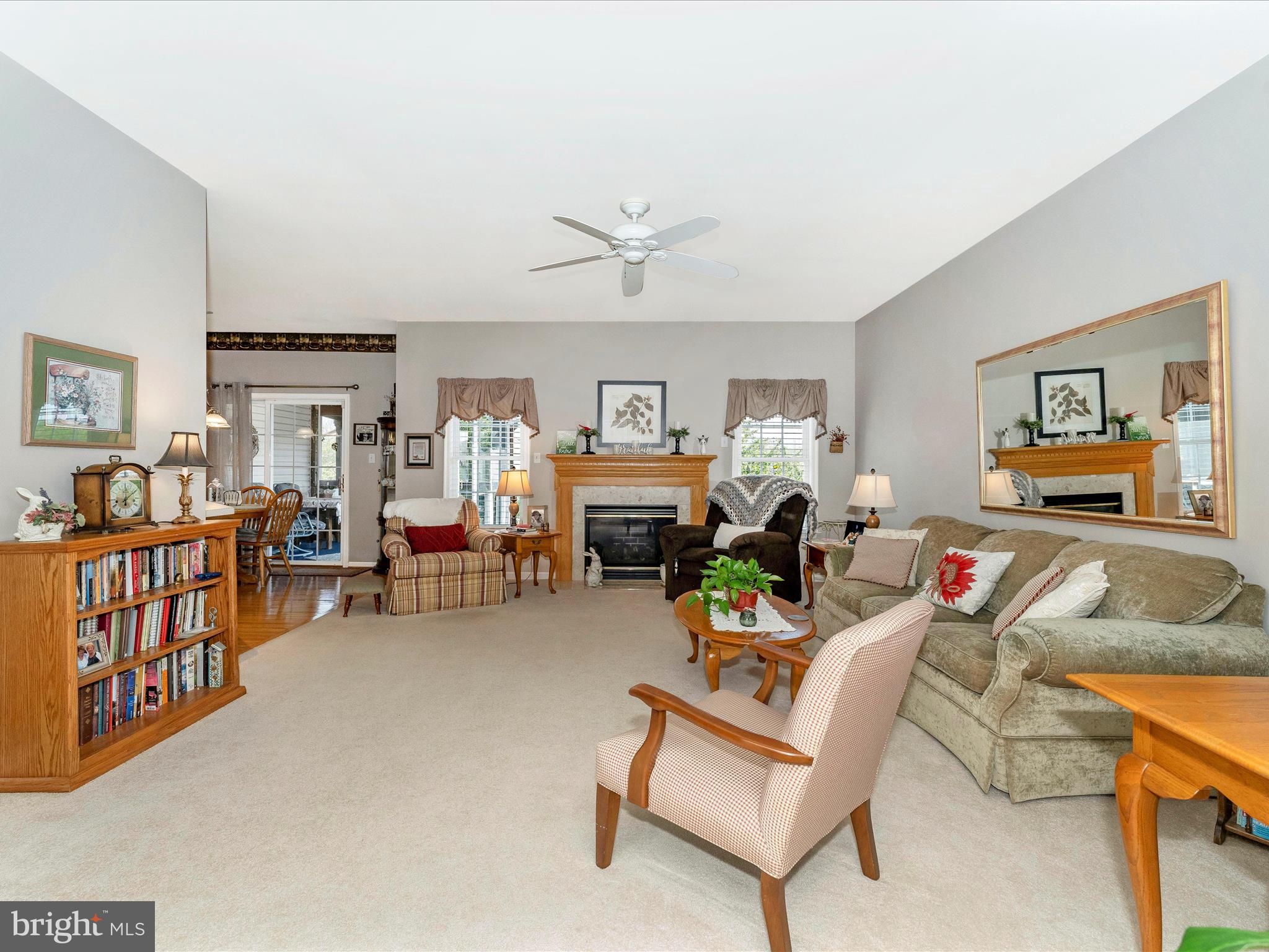 8 Rockingham Drive Keedysville, MD 21756 - Photo 5 of 84 Living Room