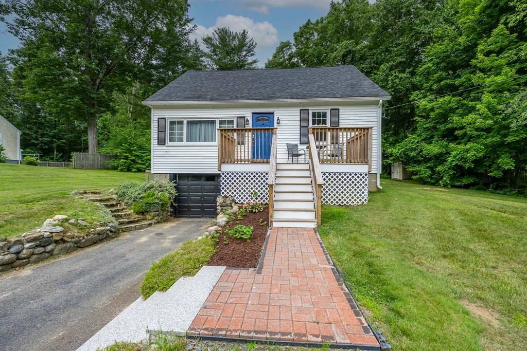 98 Newton Road Plaistow, NH 03865 - Photo 1 of 27 Gallery Image 1