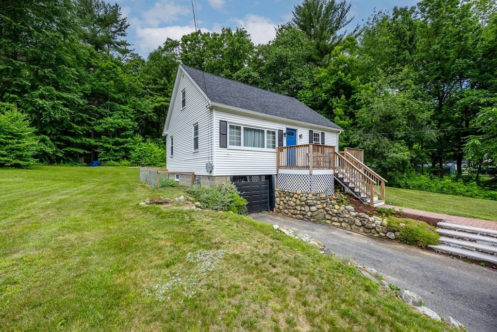 98 Newton Road Plaistow, NH 03865 - Photo 3 of 27 Gallery Image 3