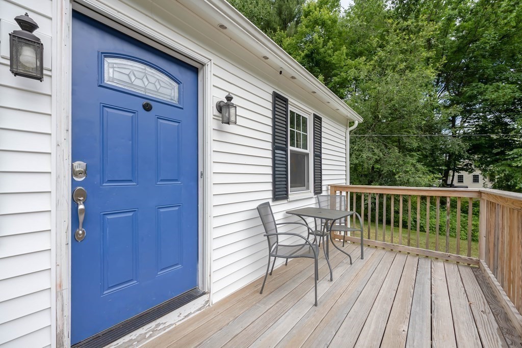 98 Newton Road Plaistow, NH 03865 - Photo 4 of 27 Gallery Image 4