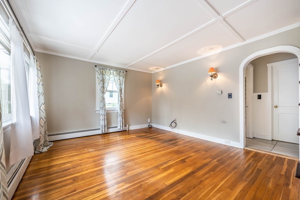 98 Newton Road Plaistow, NH 03865 - Photo 5 of 27 Gallery Image 5