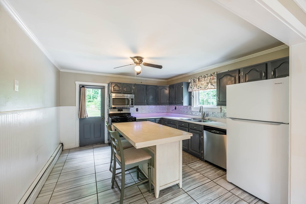 98 Newton Road Plaistow, NH 03865 - Photo 8 of 27 Gallery Image 8