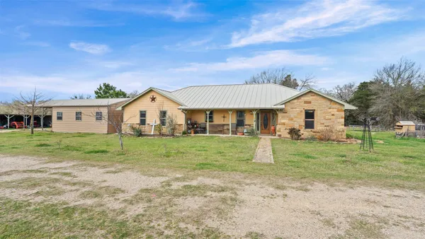 $647,500 | 1102 Fairview Drive, Rockdale, TX 76567