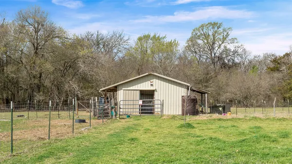 $647,500 | 1102 Fairview Drive, Rockdale, TX 76567