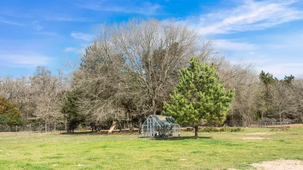 $647,500 | 1102 Fairview Drive, Rockdale, TX 76567