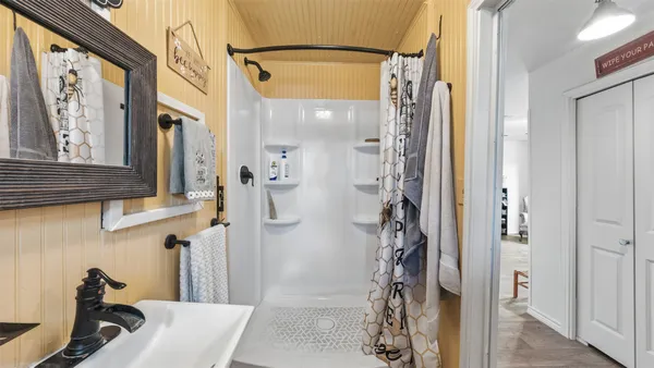 $647,500 | 1102 Fairview Drive, Rockdale, TX 76567