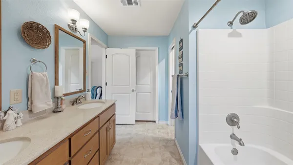 $647,500 | 1102 Fairview Drive, Rockdale, TX 76567