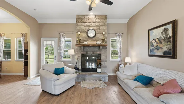 $647,500 | 1102 Fairview Drive, Rockdale, TX 76567