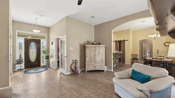 $647,500 | 1102 Fairview Drive, Rockdale, TX 76567