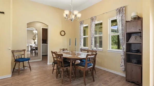 $647,500 | 1102 Fairview Drive, Rockdale, TX 76567